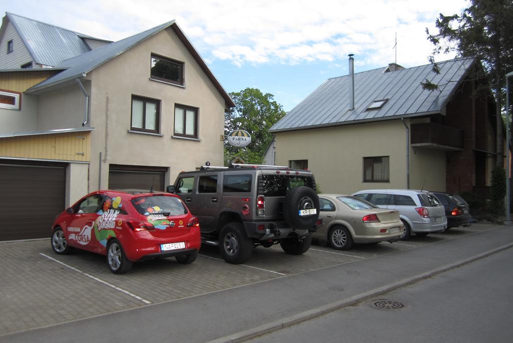 Paerna Guesthouse & Apartments Kuressaare Exterior photo